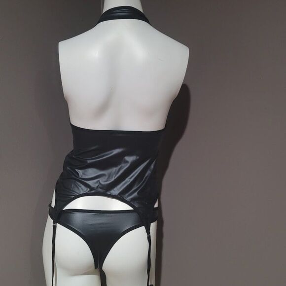 Vegan Leather Solid Zipper Front Garter Lingerie Set - Picture 5 of 7